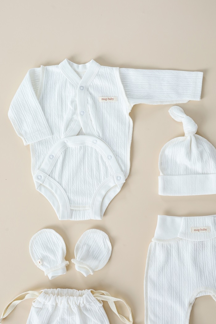 Комплект в роддом с боди Trudy Светло-молочный MagBaby 0