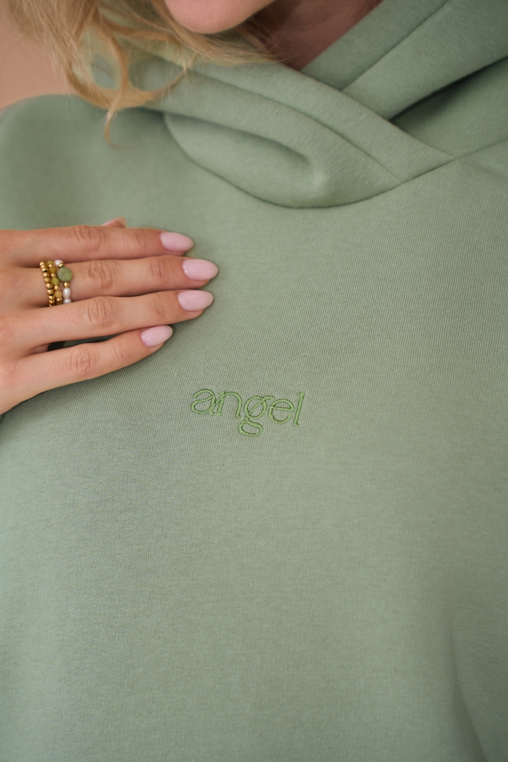 Теплий худі для вагітних та годуючих з вишивкою на грудях Angel оливковий Yula Mama 0