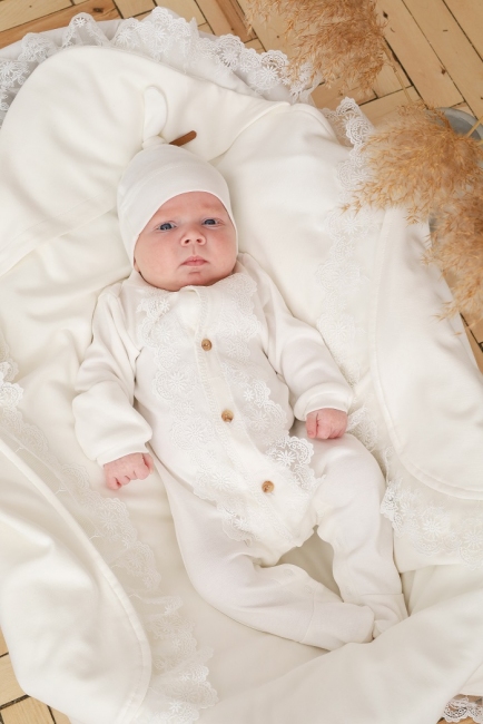 Человек с шапочкой с кружевом Lace Молочный MagBaby