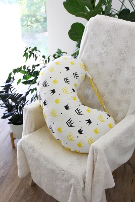 Подушка для кормления Короны на белом Yula Mama